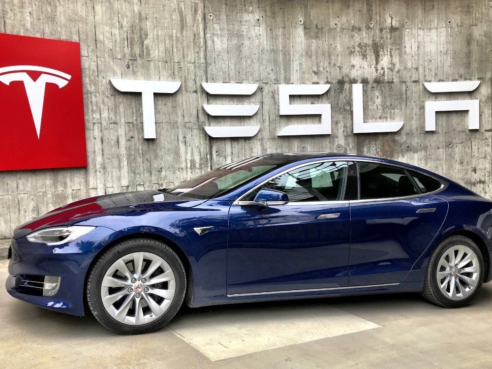 Tesla Fans Schweiz 2swawy4xhb0 Unsplash