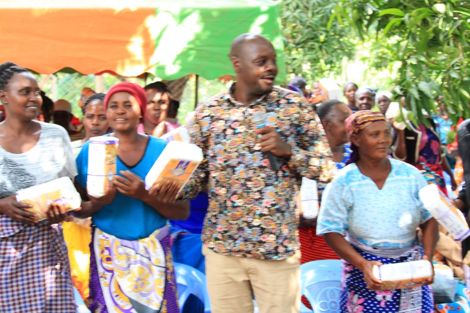Deputy Speaker Christopher Nzilu Shares Festive Gifts to Over 700 Residents of Kyangwithya west